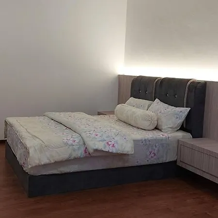 Miri Sunsky Condo Homestay 3 Rooms & 6 Guest Exterior photo